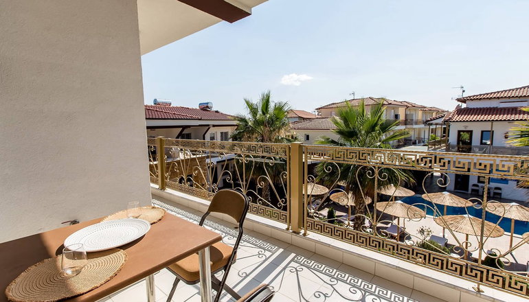 Greek Pride Hotel & Apartments