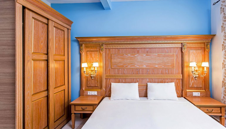 Greek Pride Hotel & Apartments