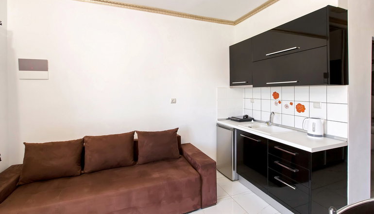 Greek Pride Hotel & Apartments