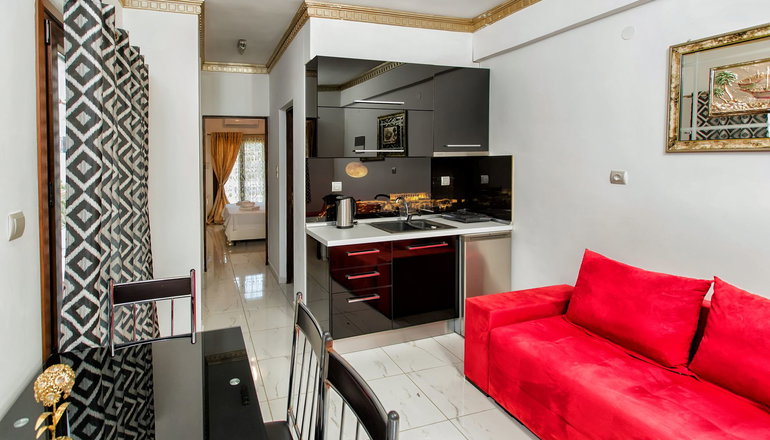 Greek Pride Hotel & Apartments