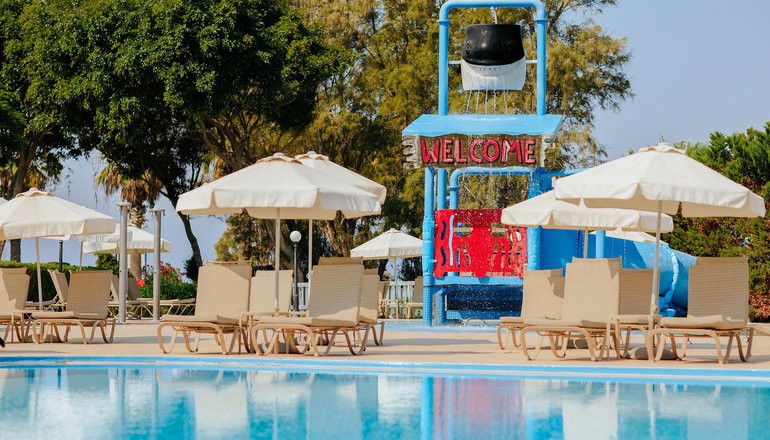 4* Louis Imperial Beach