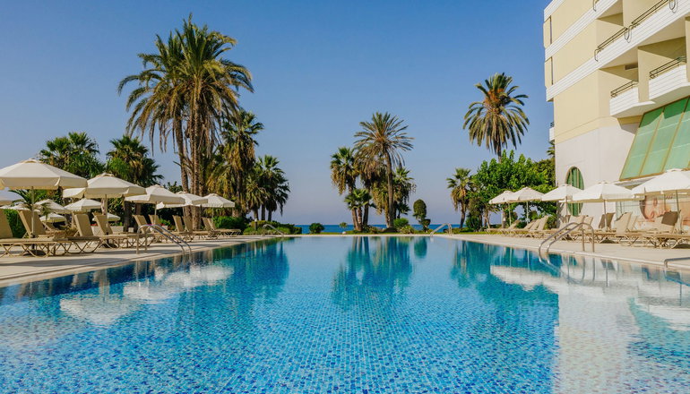 4* Louis Imperial Beach