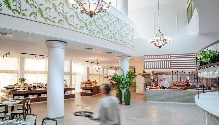 4* Louis Imperial Beach