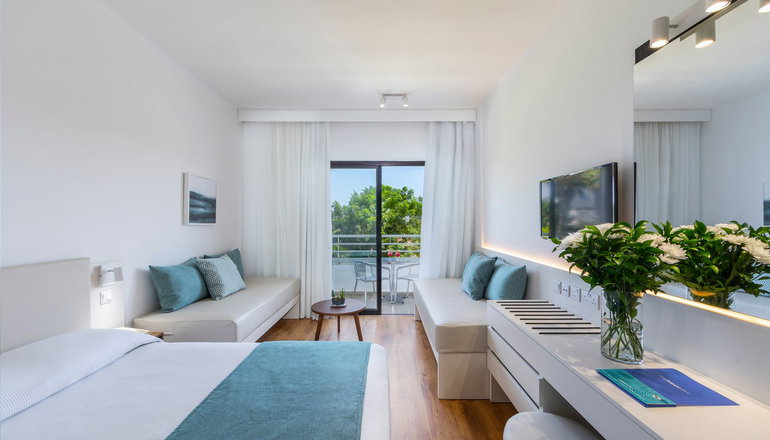 4* Louis Phaethon Beach