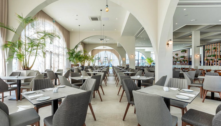 4* Louis Phaethon Beach