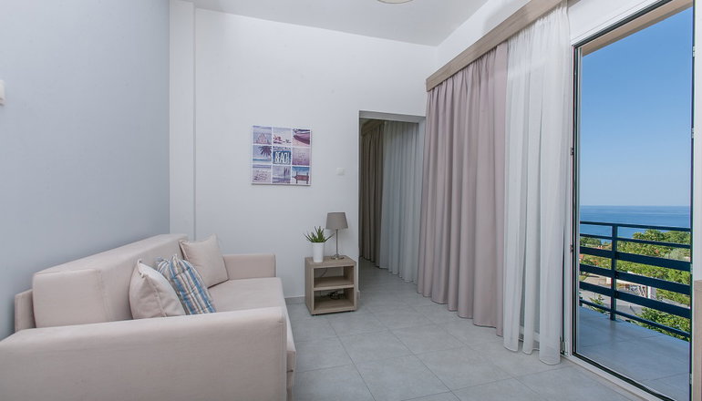 12 Olympian Gods Hotel - Πλαταμώνας Πιερίας