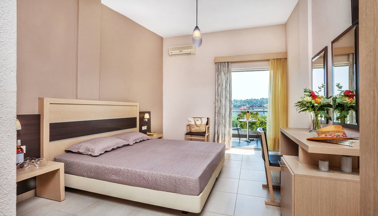 Iris Hotel -  Κασσάνδρα, Χαλκιδική