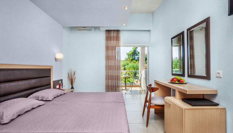 Iris Hotel -  Κασσάνδρα, Χαλκιδική