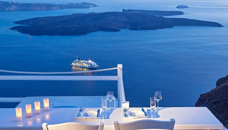 4* On The Rocks Hotel