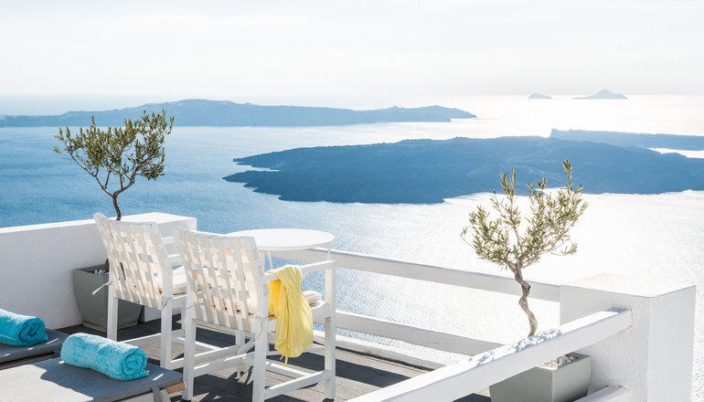 4* On The Rocks Hotel