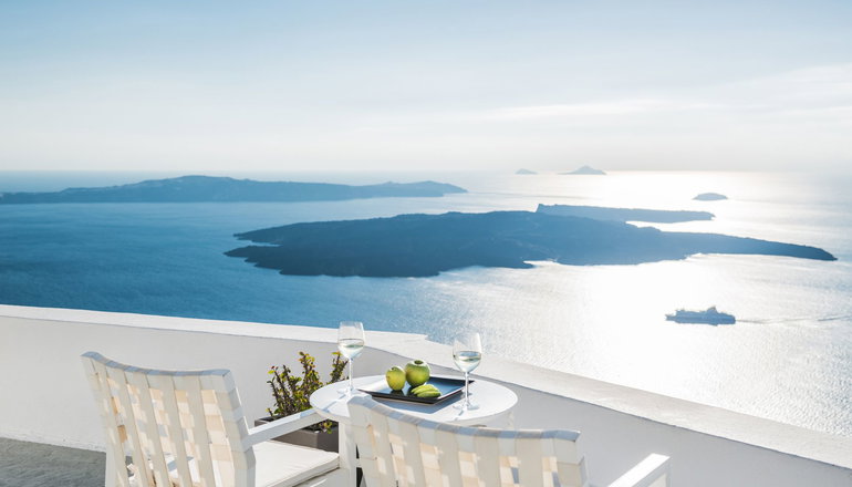 4* On The Rocks Hotel