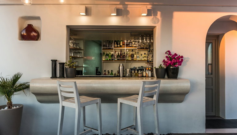 4* On The Rocks Hotel