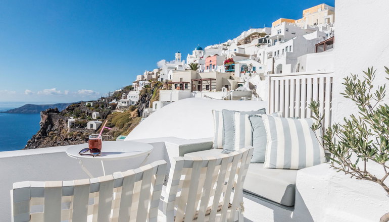 4* On The Rocks Hotel