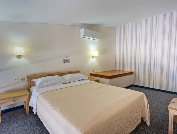 Pearl Beach Apartments