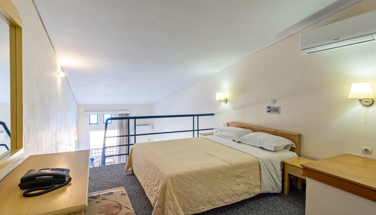 Pearl Beach Apartments