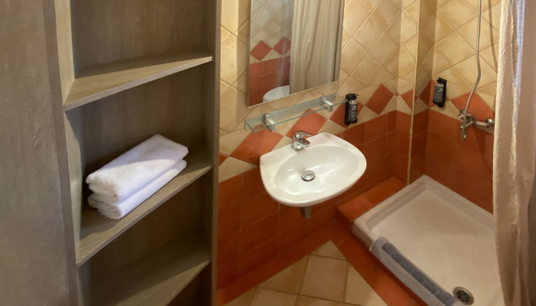 Nantin Hotel