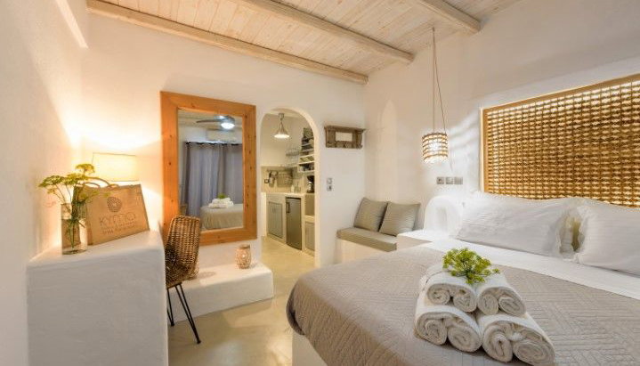 Blue Waves Suites & Apartments Paros