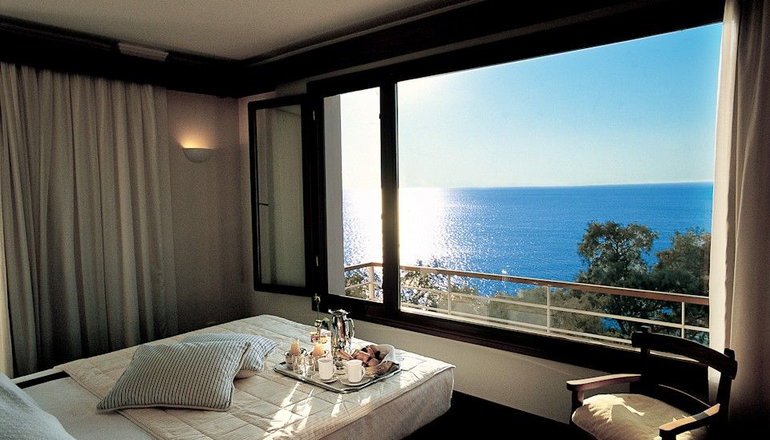 5* Grand Resort Lagonissi