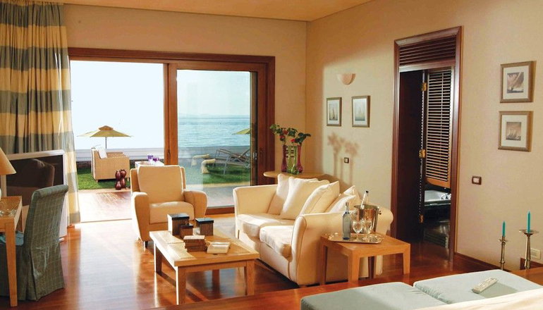 5* Grand Resort Lagonissi