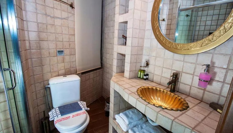 Elia Portou Rooms