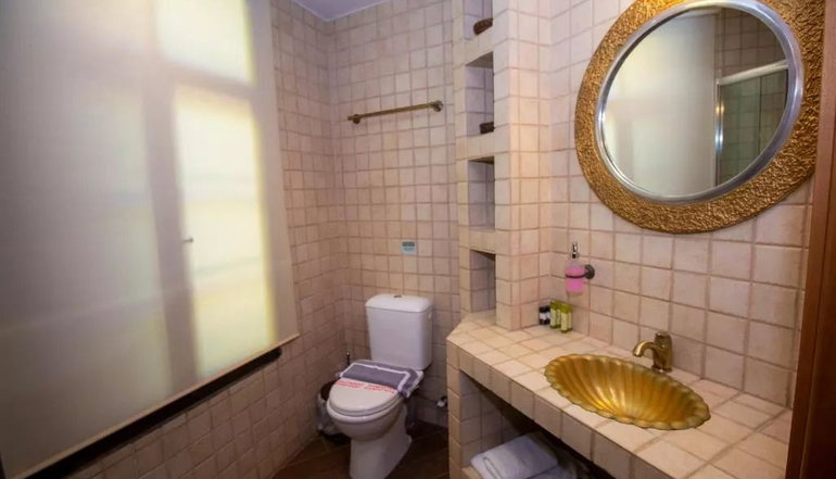 Elia Portou Rooms