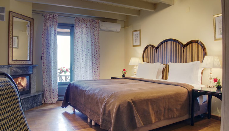 4* Aegli Hotel