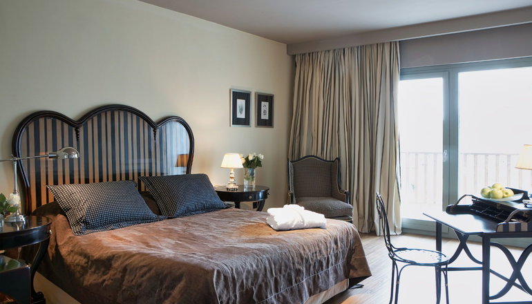 4* Aegli Hotel