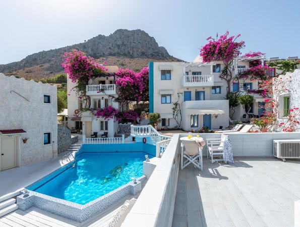 4* Korifi Suites Collection