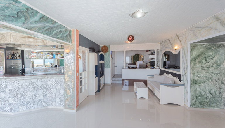 4* Korifi Suites Collection