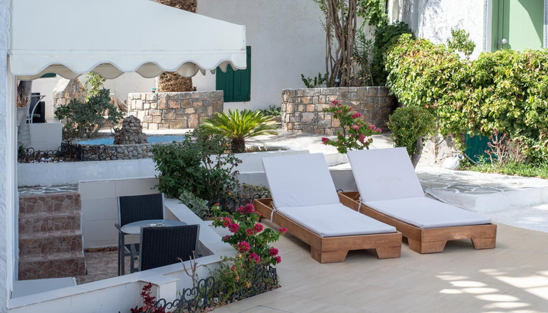 4* Korifi Suites Collection
