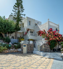 4* Korifi Suites Collection