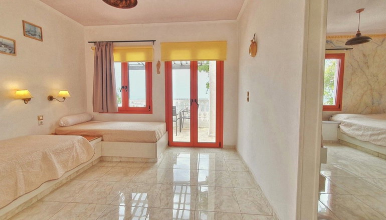4* Korifi Suites Collection