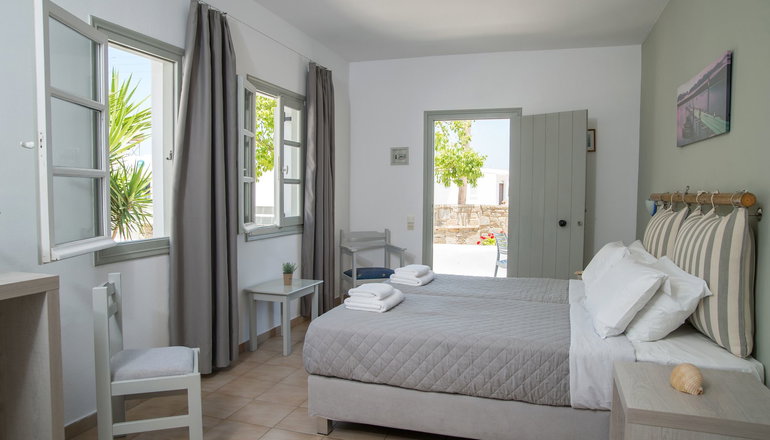Summer Shades Paros