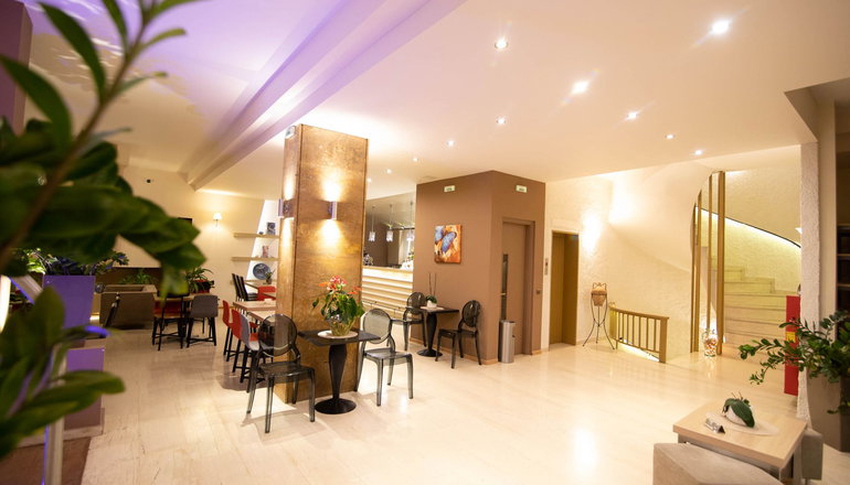 Nidimos Hotel