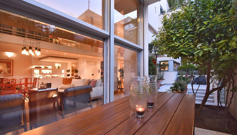 Amaryllis Villa