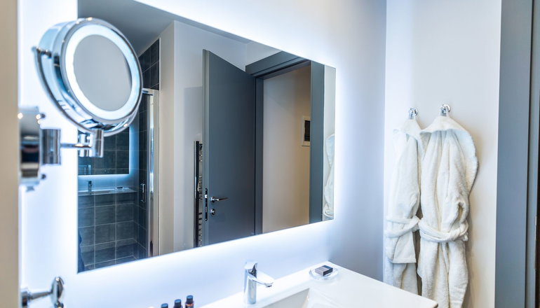 33 Solonos Suites