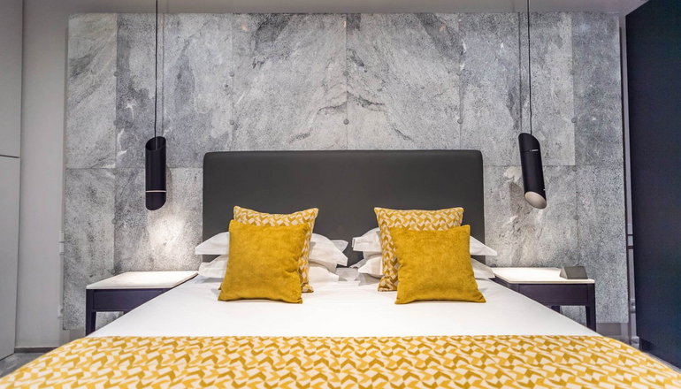 33 Solonos Suites