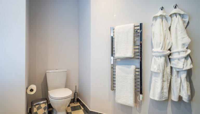 33 Solonos Suites