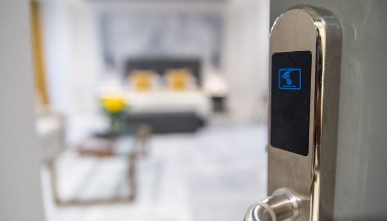 33 Solonos Suites
