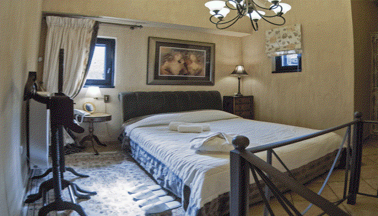 Ostra Menalon Luxury Suites