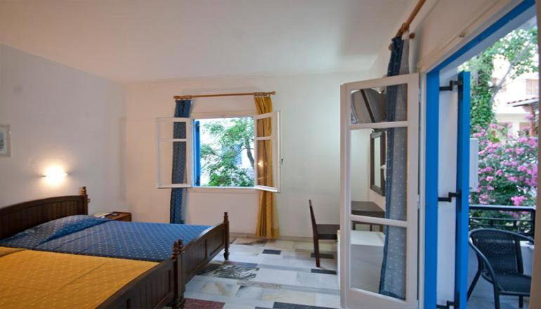 Sergis Hotel