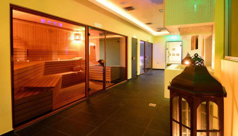5* Royal Paradise Hotel