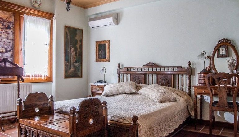 Viraggas Mansion