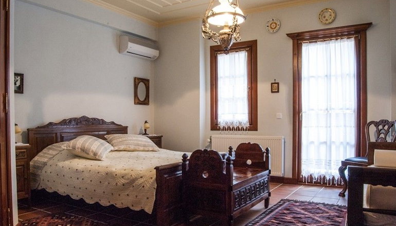 Viraggas Mansion