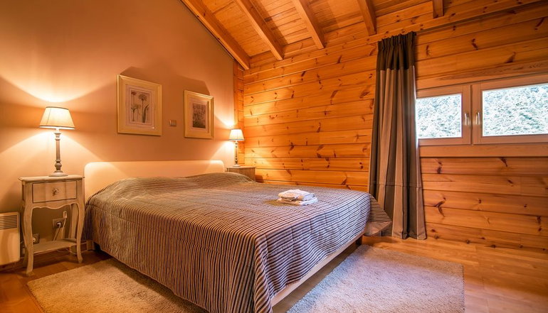 Aelia Parnassus Chalet