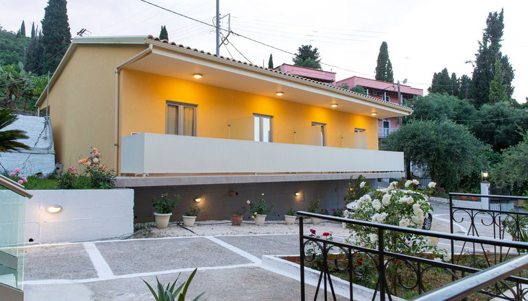 Passas Mare Apartments & Studios