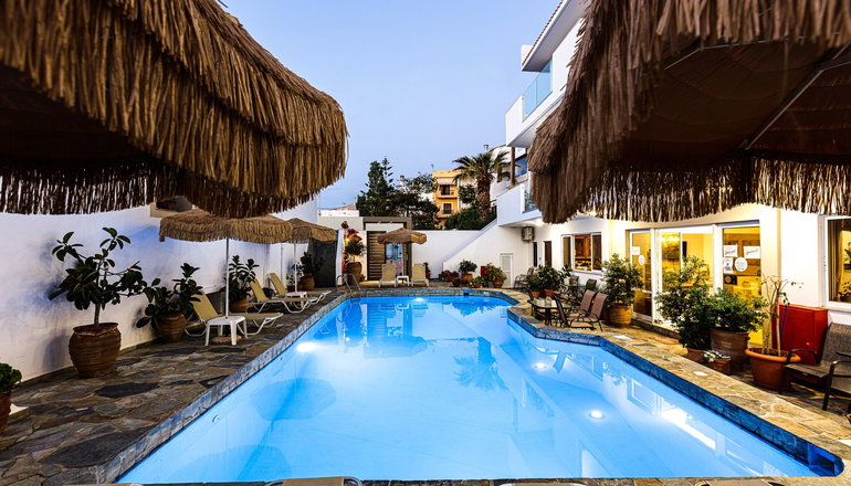 Kasteli Studios & Apartments