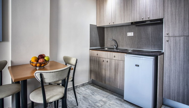 Mary Hotel Apts & Mary Royal Suites