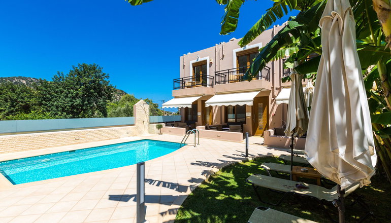 4* Pantheon Villas & Suites
