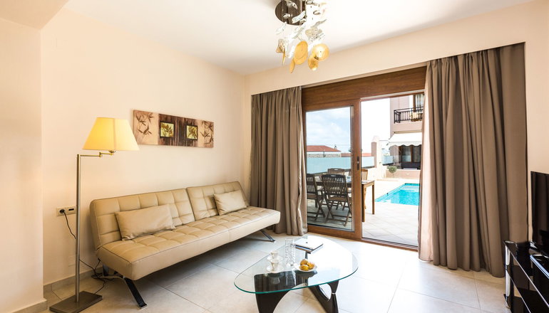 4* Pantheon Villas & Suites